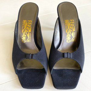 Women's Salvatore Ferragamo Kitten Heel, Size 6.5, Black (File Material)